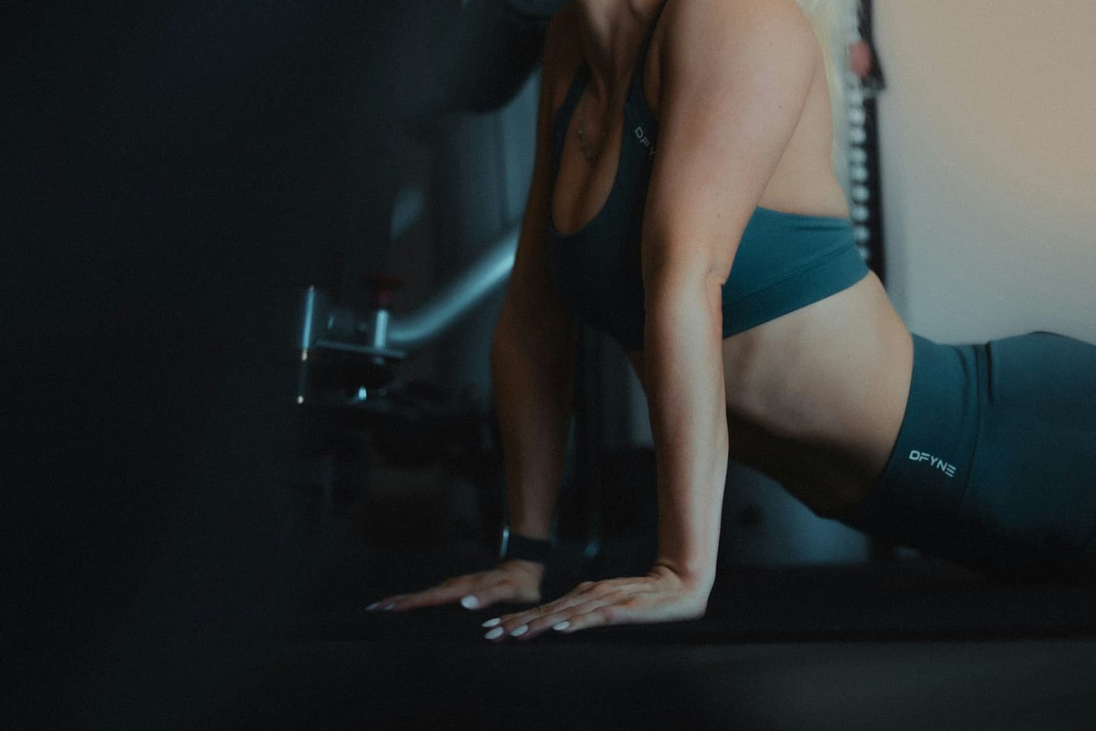 Préparer un trail de 30 km : guide complet (entraînement, nutrition, matériel, stratégie)